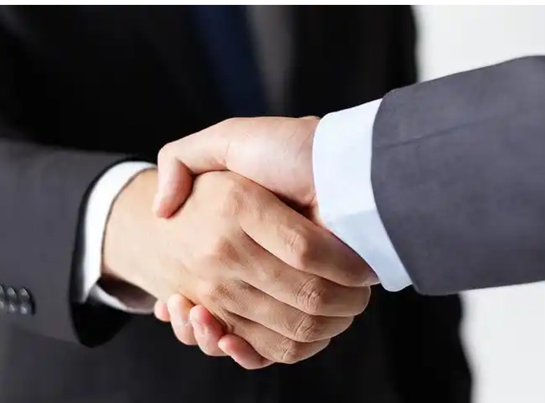 十二月，能抵御寒冬，也能擁抱春天。